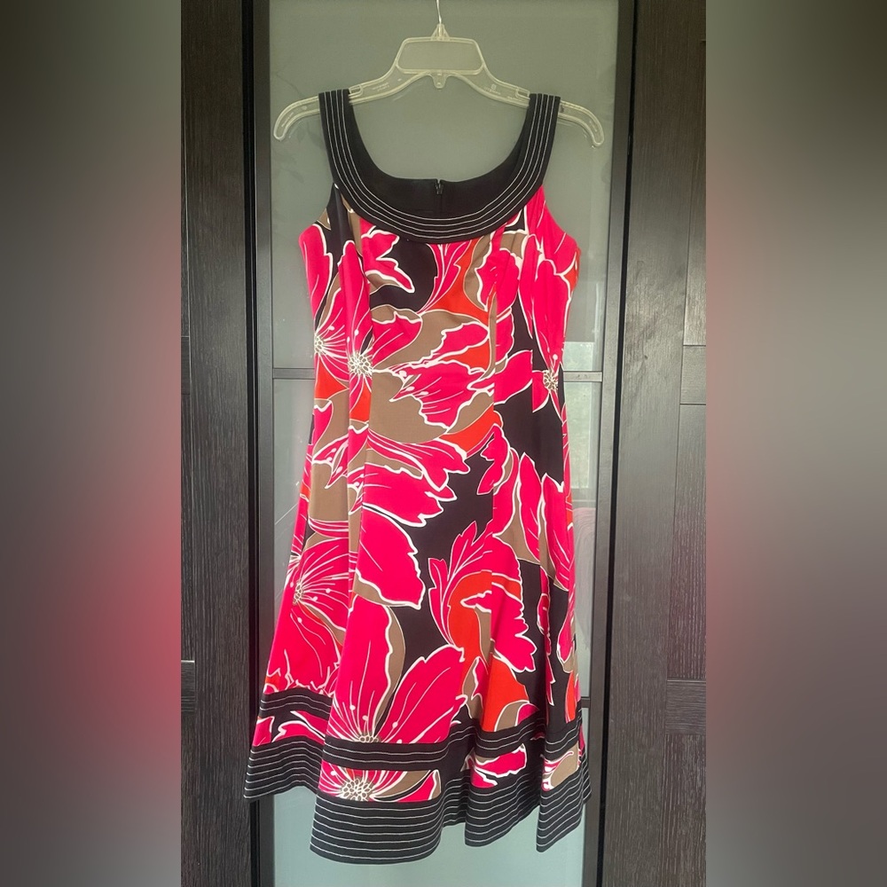 Nine West Size 6 floral dress